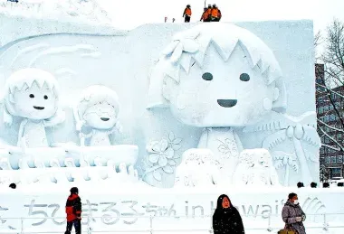 Schneefiguren auf dem Sapporo Snow Festival Anfang Februar