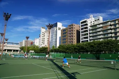 Le centre de tennis d'Utsubo.