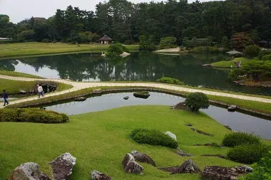 El jardín Kōrakuen es uno de los 3 jardines más bonitos de Japón