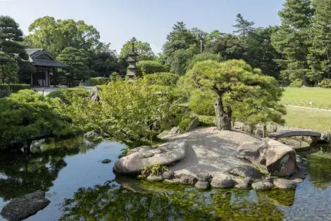 El jardín Korakuen, uno de los tres jardines japoneses más bellos, junto con el castillo de Okayama