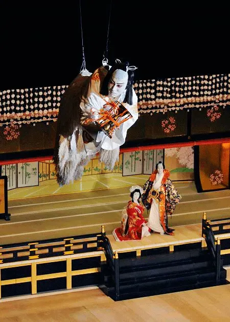 Kabuki is characterized by a very specific stage enabling players to make a grand entrance.