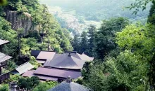 Les bâtiments du temple Yamadera à Yamagata s'Echelonnant sur le Hoju-san