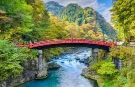 Puente de estilo japonés en Nikkō