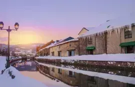 Muelle del río Otaru en invierno en Hokkaido