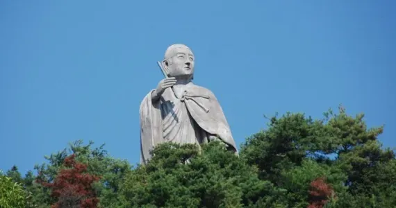 Une statue de Kukai
