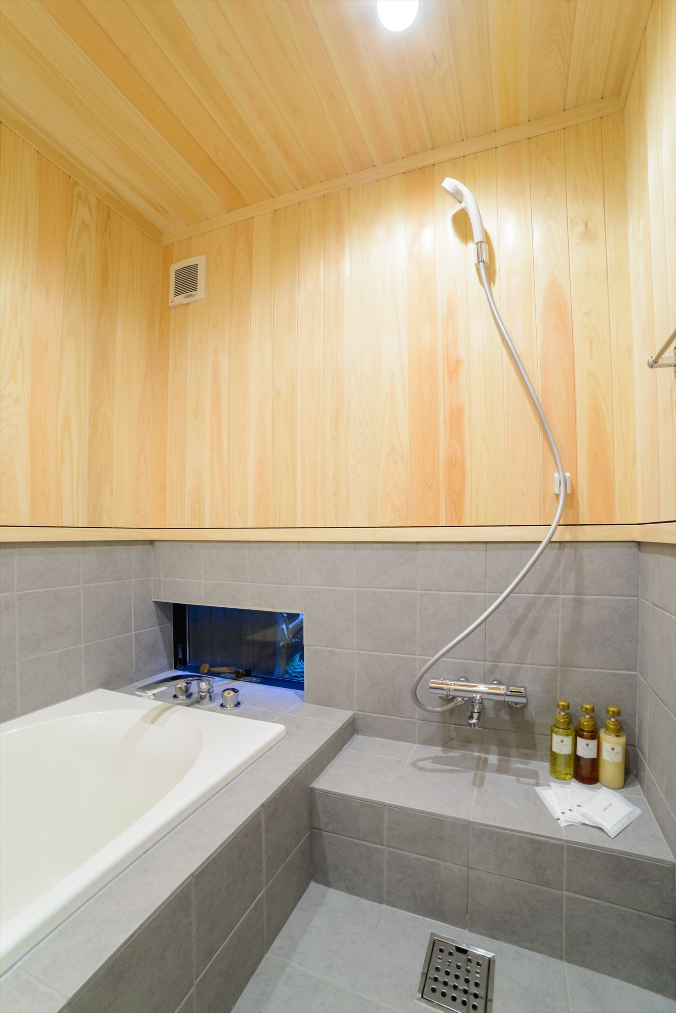 6-Bath-005