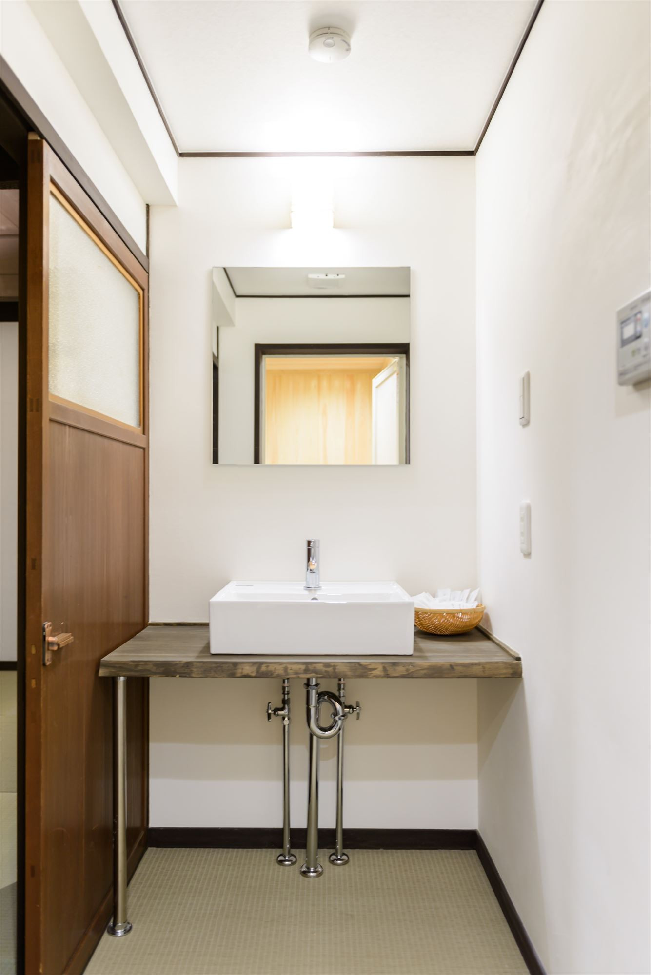 6-Bath-001