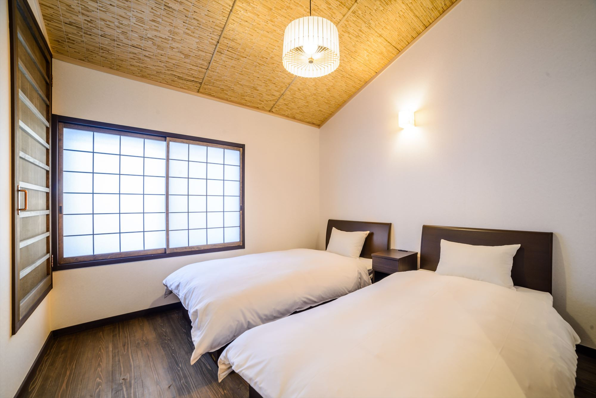 9-Room1-003