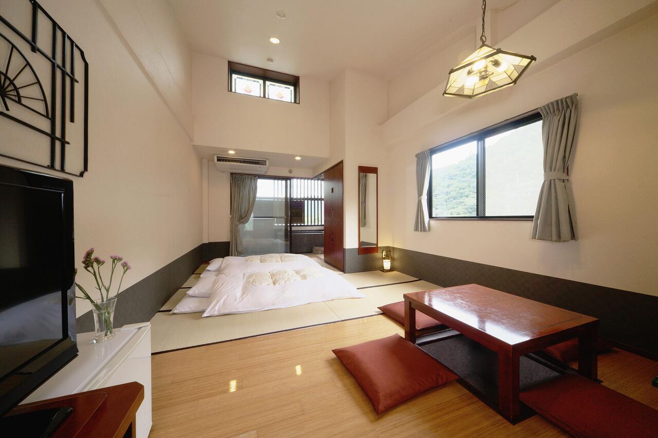 Chambre traditionnelle japonaise dans votre ryokan 3* Ichinoyu Shinkan