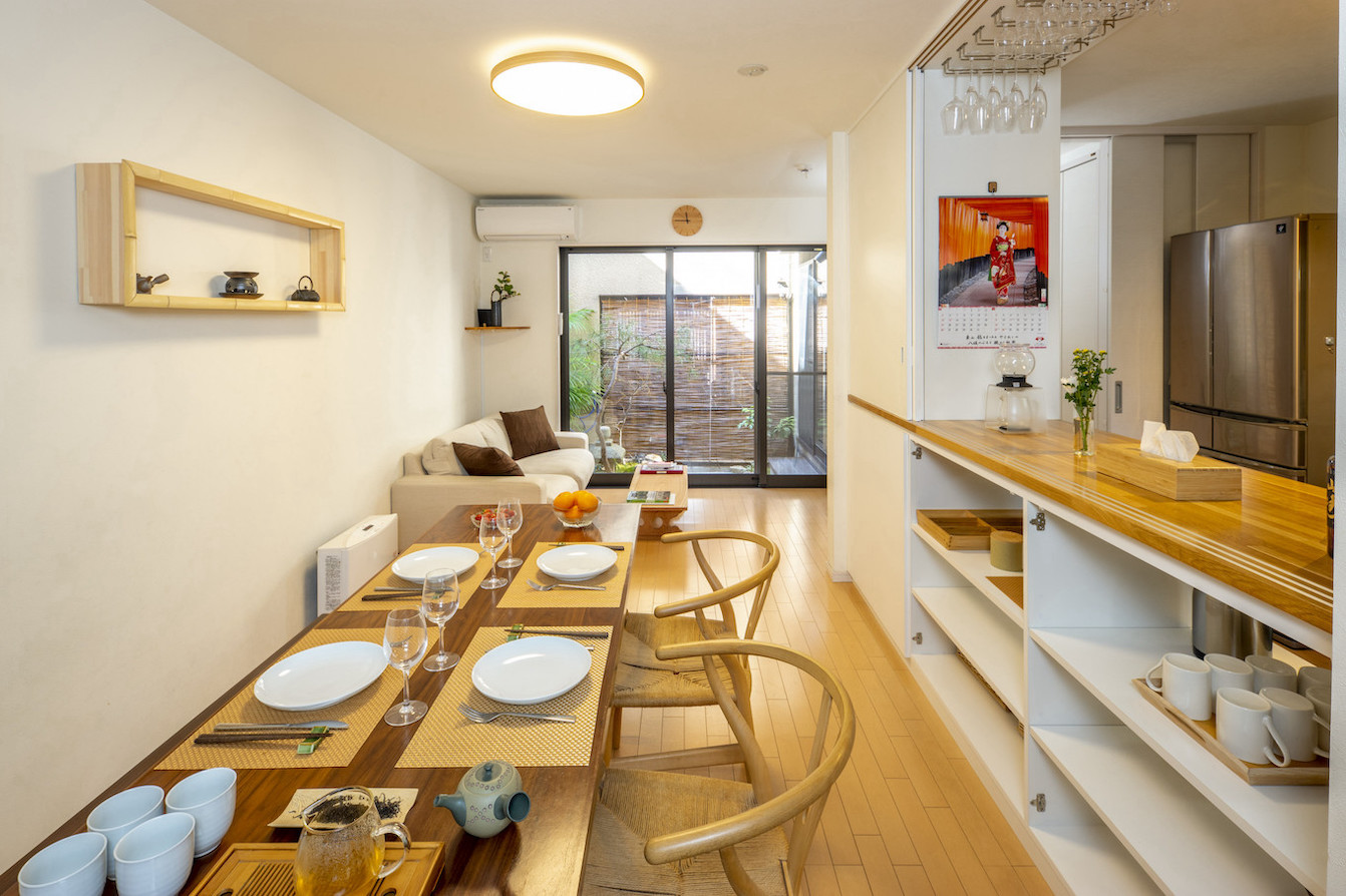 Enjoy a family moment in one of the traditional Japan Experience houses