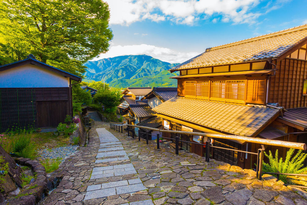 Hike on the Nakasendo road, between Tsumago and Magome in Japanese Alps