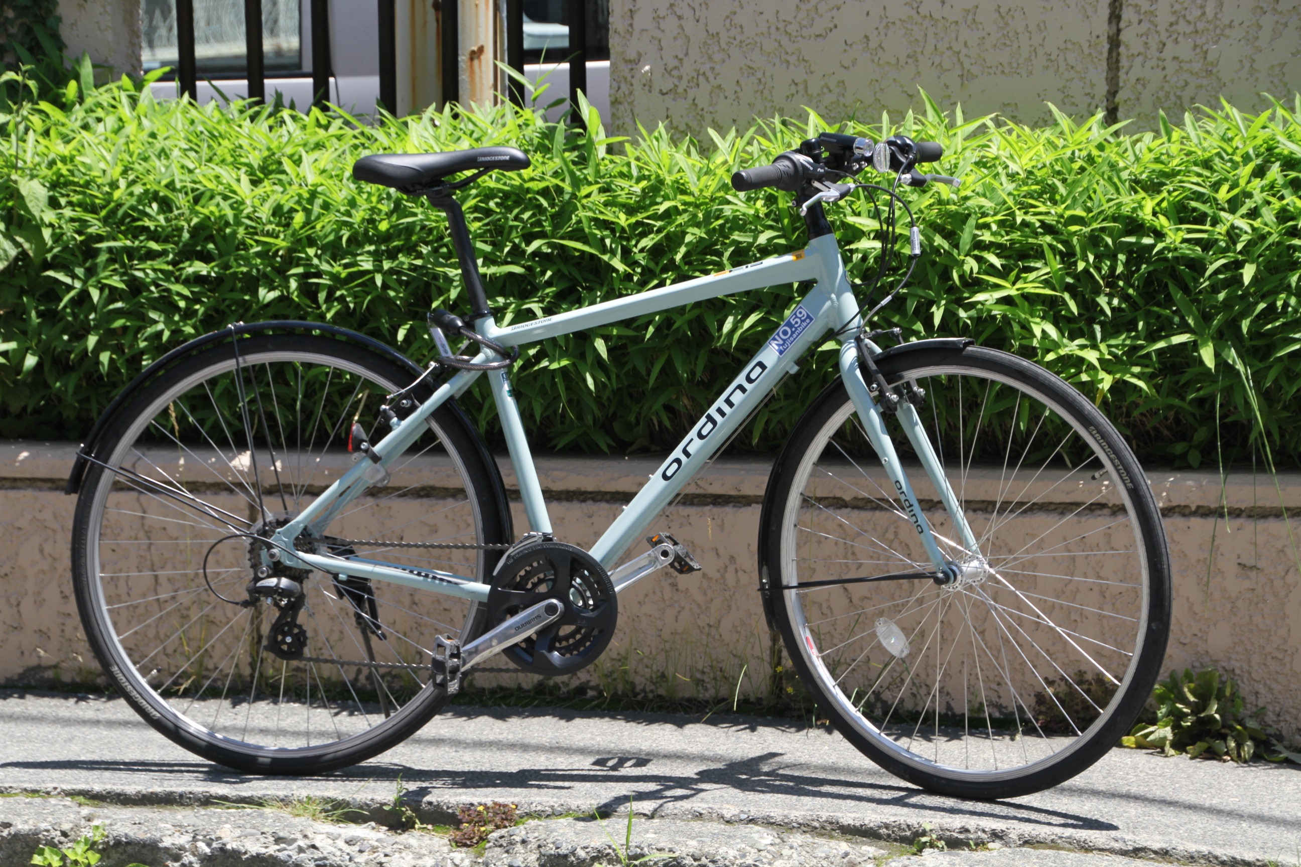 Ein Crossbike, ein robustes Fahrrad, das sich perfekt für Erkundungen rund um den Berg Fuji eignet