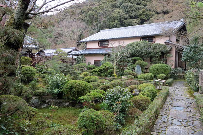 Anrakuji Temple, Higashiyama, Kyoto.