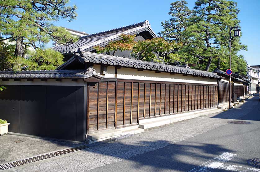 Old merchants' houses in Arimatsu.