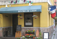 Bistro de Lyon, across from Kiba Park, Koto ward, Tokyo.