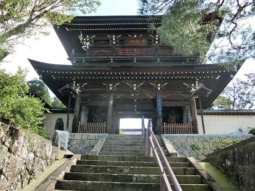 Daioji Temple main gate, Takayama.
