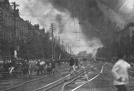 Marunouchi area near Tokyo Station in flames 1923, Tokyo.