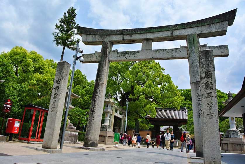 Tenmangu Shrine exterior, Dazaifu, Fukuoka Prefecture.
