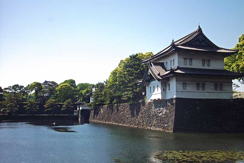 Edo Castle and Moat, Tokyo, Japan.