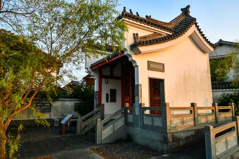 Minjindo Chinese Shrine, Goto City.