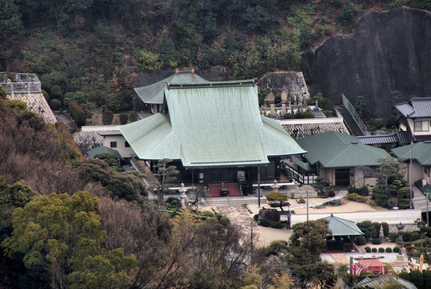 Shokoji Temple seen from the Peace Pagoda.