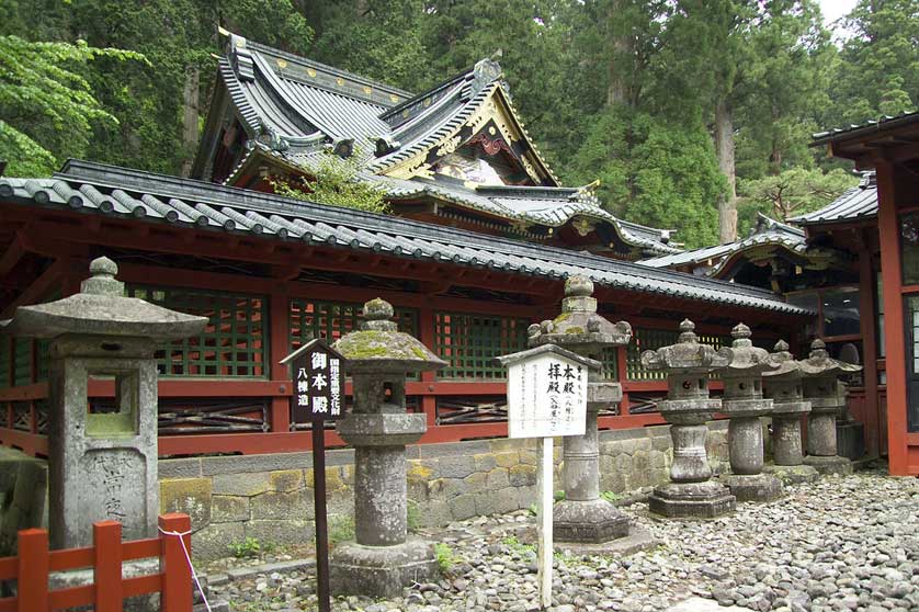 Futarasan Shrine, Nikko.
