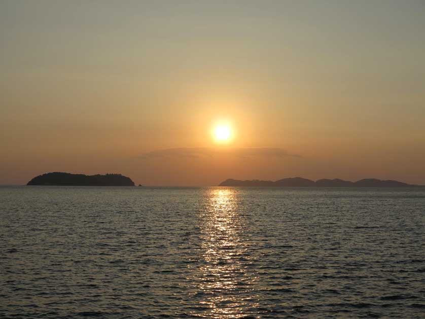 Approaching sunset at Gamagori, Aichi Prefecture.