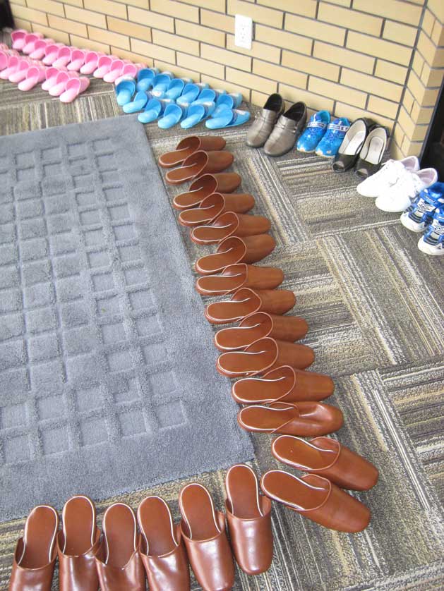 Japanese home slippers hotsell