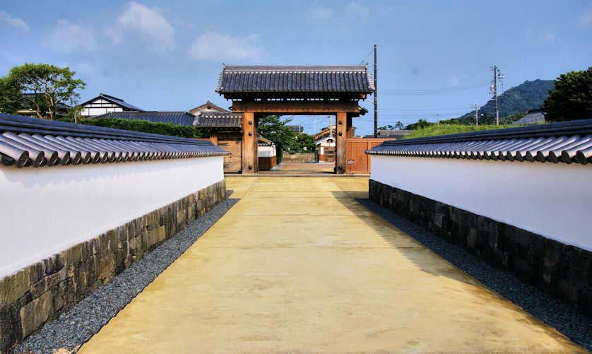 North gate entrance into samurai district of Hagi.