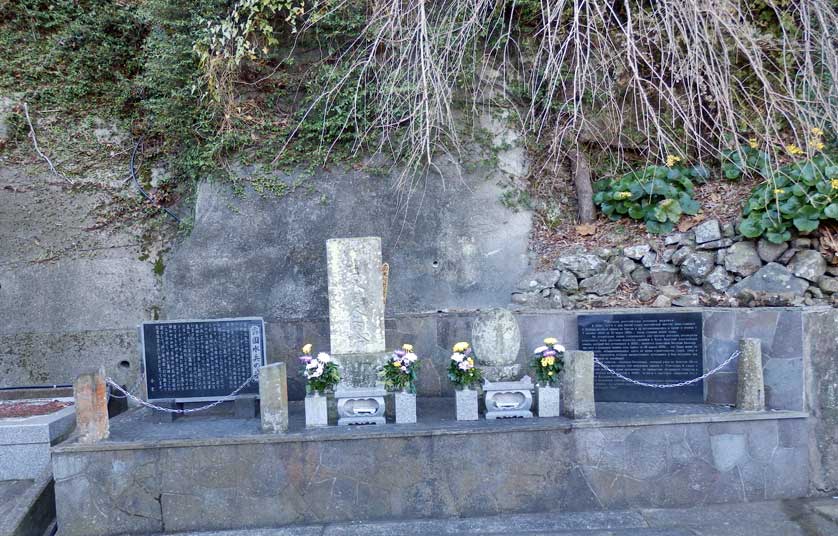 Memorial stones for the Russian sailors who died in the sinking of the Diana, Hosenji Temple, Heda.