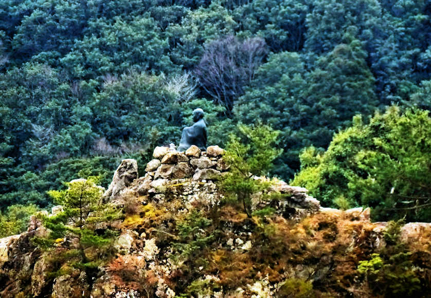 Statue of a young Kobo Daishi practising austerities near Tairyuji.