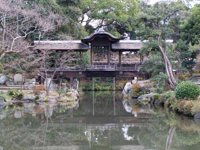 Shosei-en Garden is affiliated with Higashi Honganji Temple.