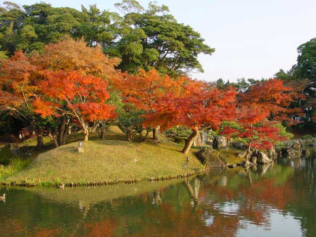 Genkyu-en strolling garden at Hikone Castle.