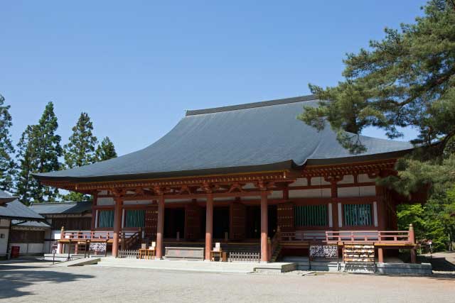 Main Hall, Motsuji Temple, Hiraizumi, Iwate Prefecture.