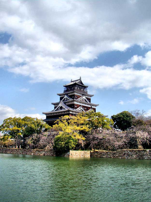 Hiroshima Castle was built by the Mori clan.