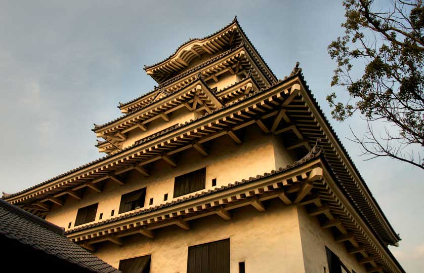 Imabari Castle roof in detail.