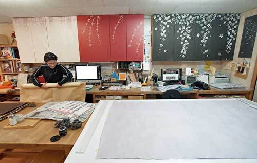 Making Fusuma, traditional sliding, paper doors in Osaka.