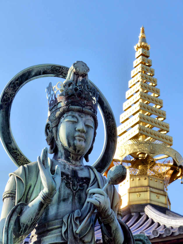 Statue of Kannon at Isshinji Temple.