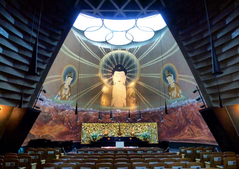 Massive mural behind the altar at the Sanzenbutsudo of Isshinji Temple in Osaka.