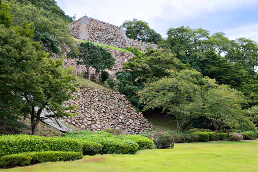 Wall of former Tottori Castle on the edge of Jinkakupu, Tottori City, Tottori Prefecture.