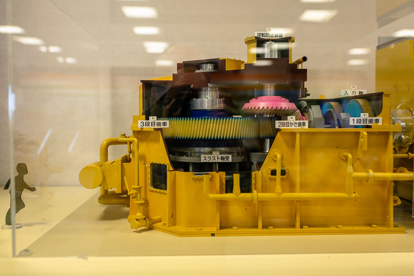 Scale model of pump gear mechanism at the Ryu-Q Kan.