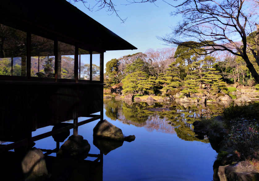 The pavilion and pond at Keitakuen Garden, Osaka, Japan.