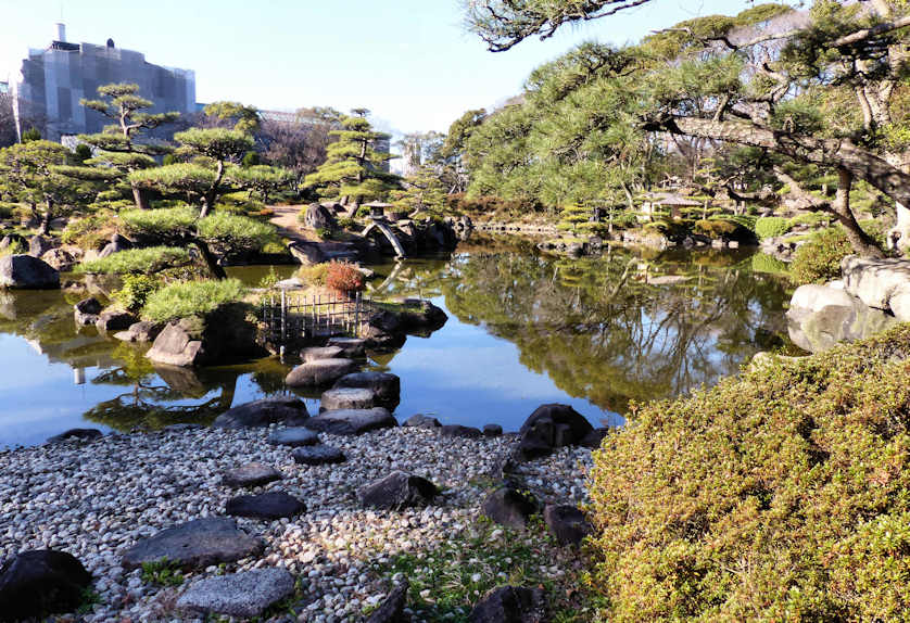 A small island and beach in Ketakuen Garden.