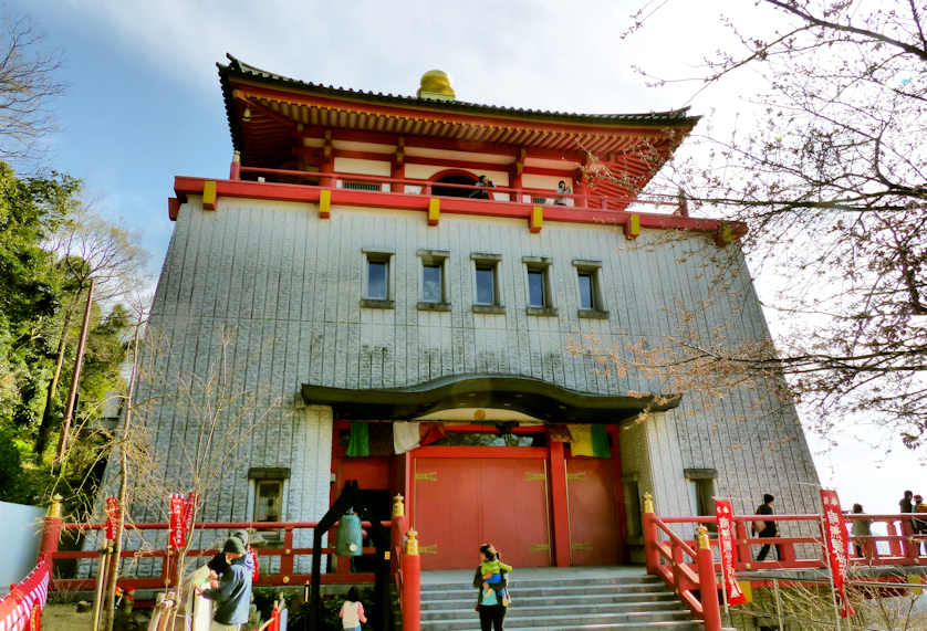 Shinbutsuden Mausoleum built in 2006 at Kimiidera Temple.