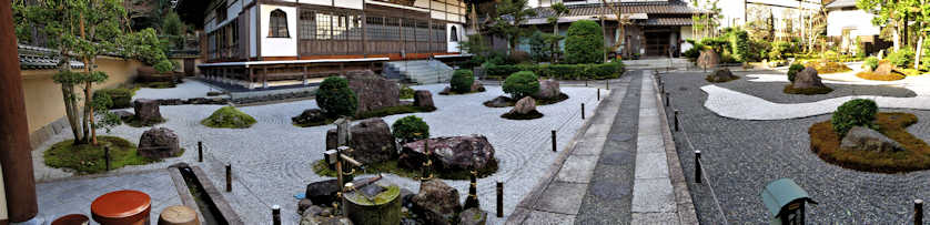 Zen gardens at Gokurakuji Temple, Kinosaki Onsen.
