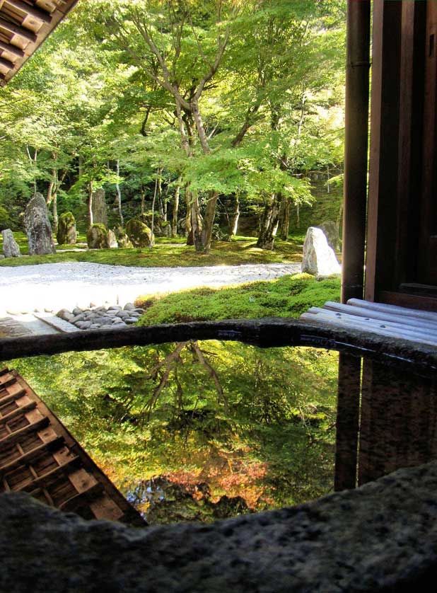 Komyozenji Temple pond, Fukuoka Prefecture