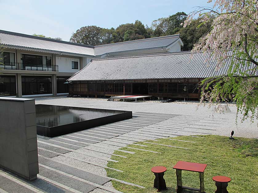 Koshoji Temple Fumon Garden, Yagoto, Nagoya.