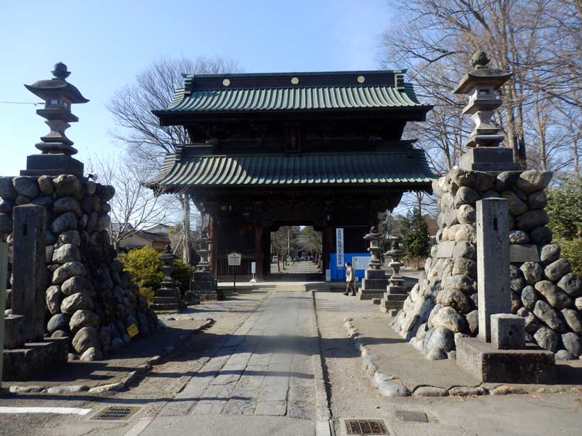 Kisoumon Gate, Menuma Shodenzan Temple, Kumagaya, Saitama Prefecture.