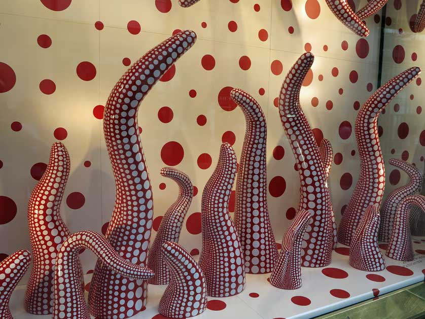 Kusama Yayoi nerve sculptures.