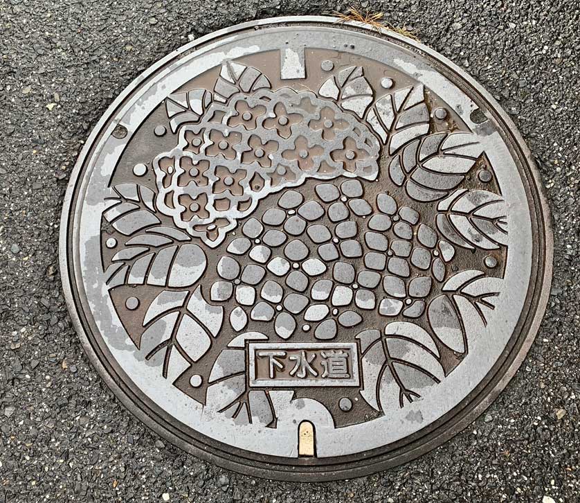 Nisshin sewage system manhole cover, Nisshin near Nagoya.